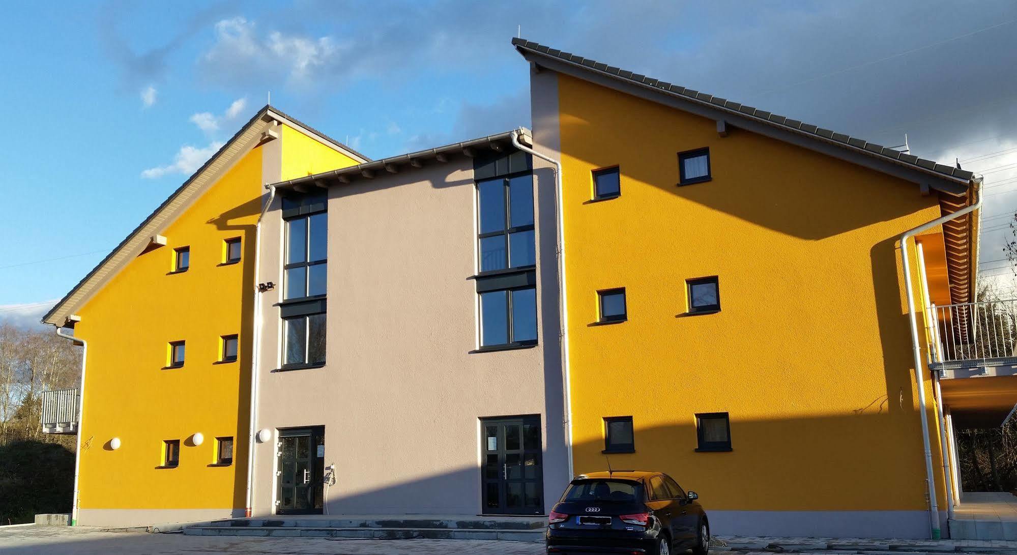 Schaefer Boardinghouse Aparthotel Groebenzell Exterior photo